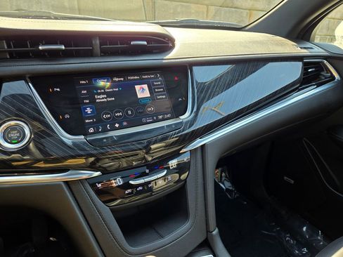 Used 2022 Cadillac XT6 Premium Luxury image 32