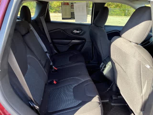 Used 2020 Jeep Cherokee Latitude FWD image 16