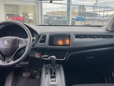 Used 2017 Honda HR-V EX image 5