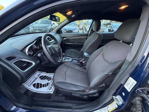 Used 2013 Dodge Avenger SE FWD image 11