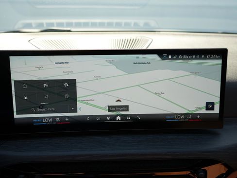 Used 2025 BMW 330i 330i Sedan RWD w/ M Sport Package image 24