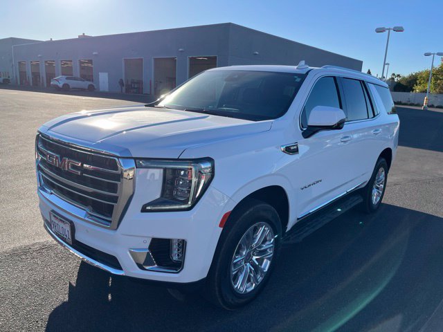 Used 2024 GMC Yukon SLT w/ SLT Luxury Package AWD/4WD image 7