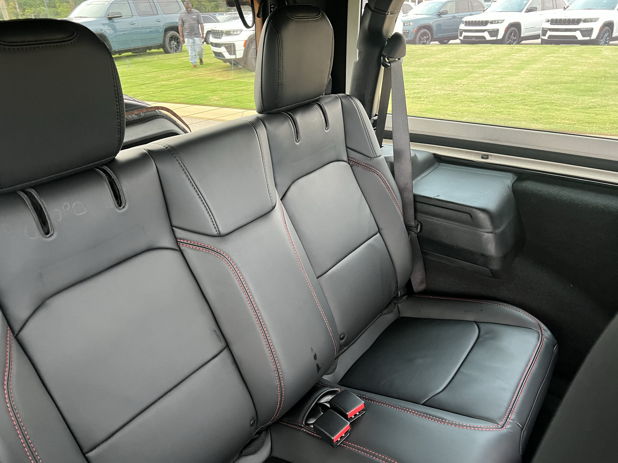 Certified 2024 Jeep Wrangler Rubicon AWD/4WD image 15