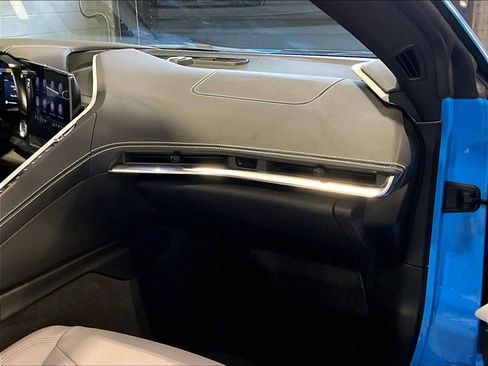 Used 2020 Chevrolet Corvette Stingray Preferred Cpe w/ 2LT Preferred Equipment Group RWD image 19