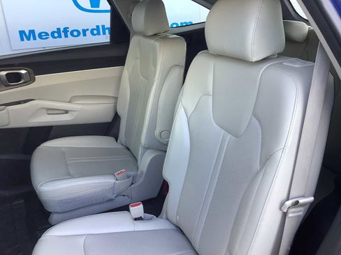Used 2021 Kia Sorento EX w/ Panoramic Sunroof Package AWD/4WD image 13