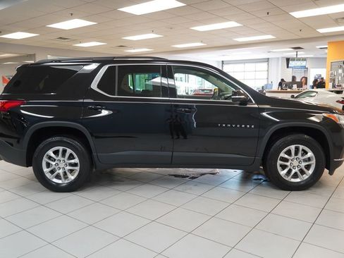 Used 2020 Chevrolet Traverse LT FWD image 13