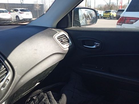 Used 2018 Jeep Compass Sport w/ Tech Group image 16