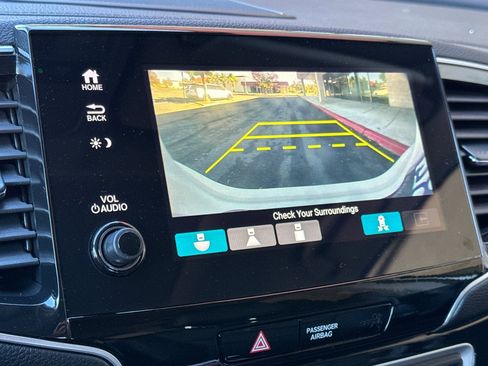 Used 2021 Honda Pilot Touring image 19