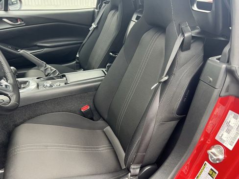 Used 2024 MAZDA MX-5 Miata Sport image 11
