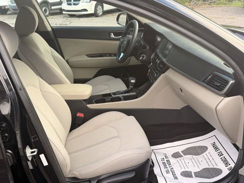 Used 2018 Kia Optima LX w/ 17" Alloy Wheels Package FWD image 25
