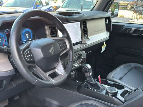 Used 2025 Ford Bronco Outer Banks AWD/4WD image 16