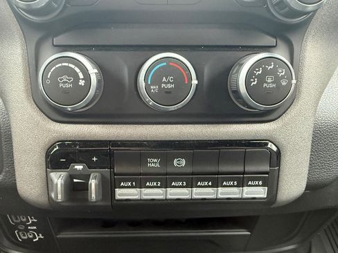 Used 2023 RAM 3500 Tradesman w/ Chrome Appearance Group image 25