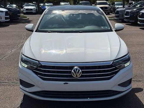 Used 2019 Volkswagen Jetta SE FWD image 2