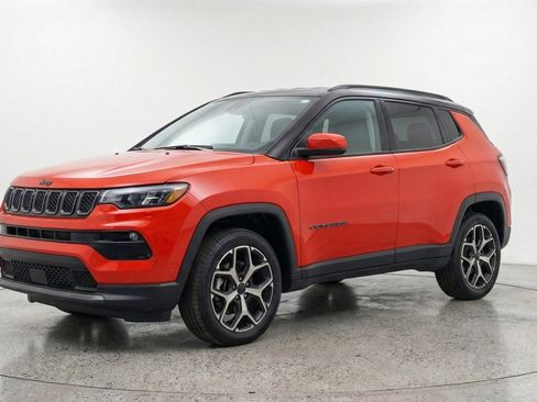 Used 2025 Jeep Compass Limited image 3