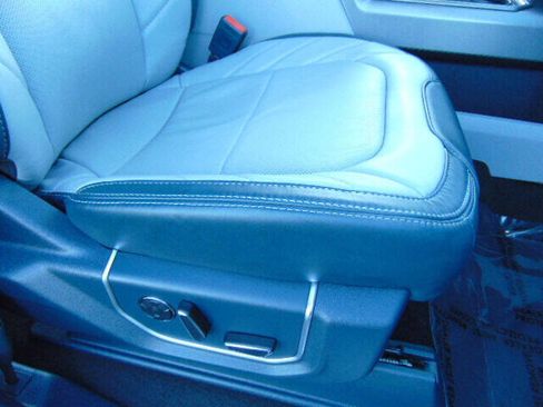 Used 2022 Ford F450 Limited w/ FX4 Off-Road Package image 14