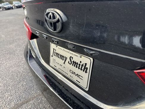 Used 2020 Toyota Camry SE image 39