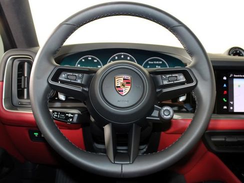 Certified 2026 Porsche Cayenne S AWD/4WD image 17