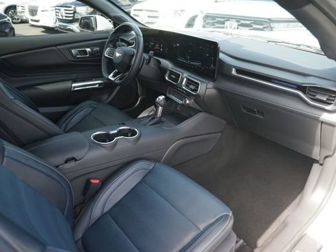 Used 2025 Ford Mustang GT Premium RWD image 13