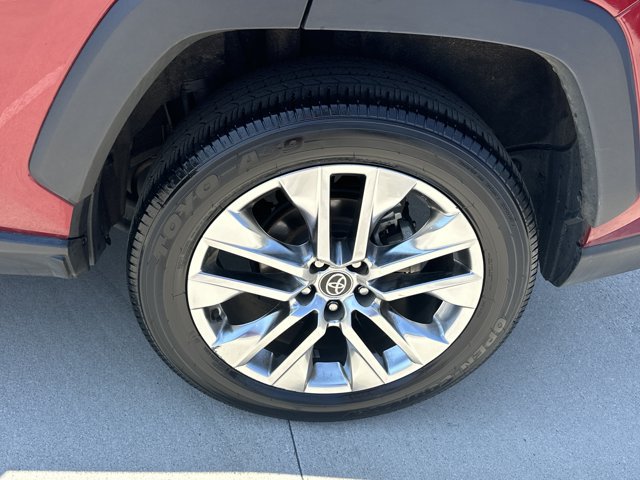 Used 2021 Toyota RAV4 XLE Premium FWD image 35