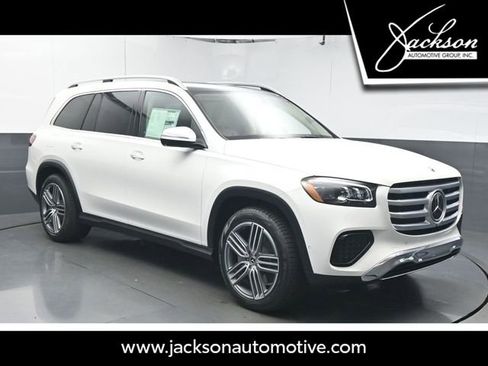 Used 2026 Mercedes-Benz GLS 450 4MATIC image 1
