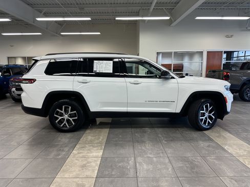 Used 2023 Jeep Grand Cherokee L Limited image 13