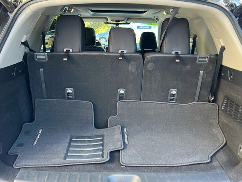 Used 2023 Nissan Pathfinder SV w/ SV Premium Package image 13