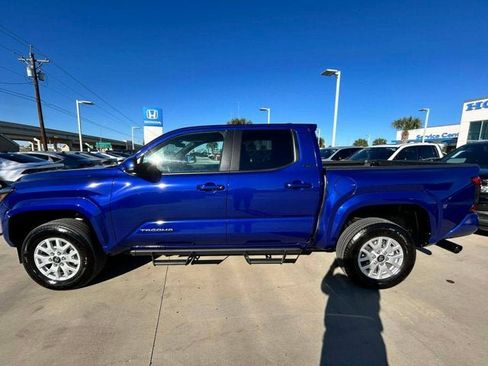 Used 2025 Toyota Tacoma SR5 image 2