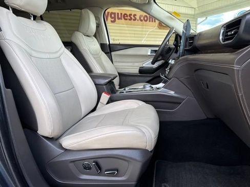 Used 2020 Ford Explorer Platinum w/ Premium Technology Package AWD/4WD image 26
