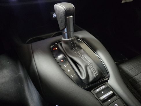 Certified 2025 Honda HR-V LX image 32