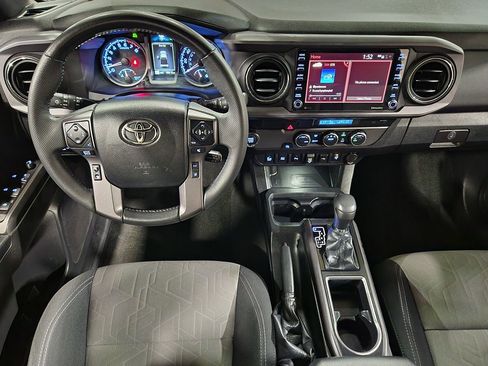 Used 2022 Toyota Tacoma TRD Sport w/ Technology Package image 47