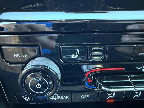 New 2025 Jeep Grand Cherokee L Altitude image 25