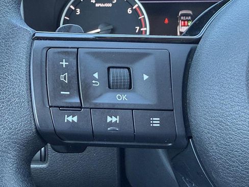 Used 2023 Nissan Rogue SV image 13