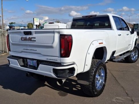 Used 2021 GMC Sierra 2500 Denali w/ Denali Ultimate Package image 9