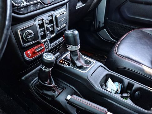 Used 2021 Jeep Wrangler Unlimited Rubicon w/ Cold Weather Group image 29