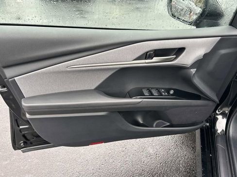 Used 2025 Toyota Camry LE w/ Convenience Package image 19