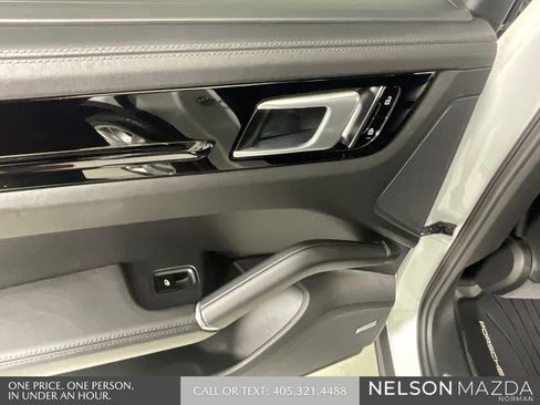 Used 2019 Porsche Cayenne AWD/4WD image 19
