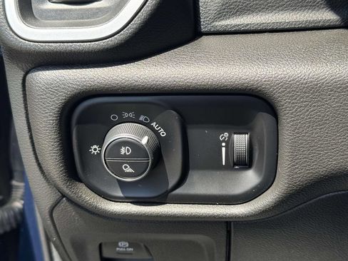 Used 2022 RAM 1500 Big Horn AWD/4WD image 18