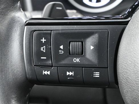 Used 2022 Nissan Rogue SL image 7