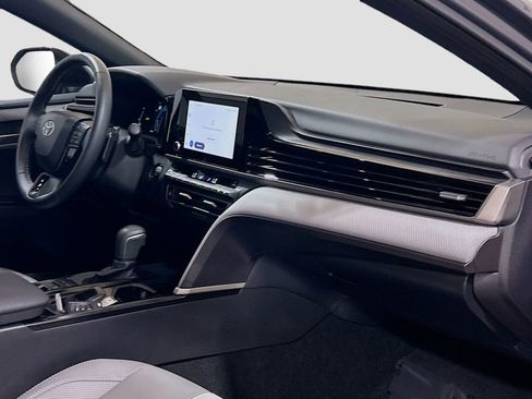 Used 2025 Toyota Camry SE FWD image 25