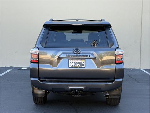 Used 2022 Toyota 4Runner SR5 Premium w/ Moonroof Package RWD image 5