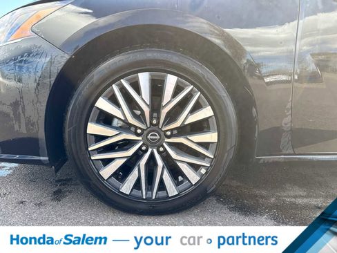 Used 2024 Nissan Altima 2.5 SV image 8