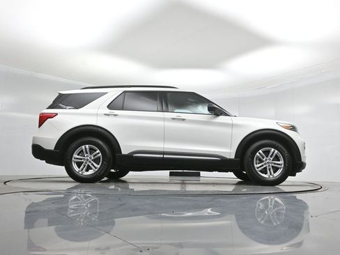 Certified 2022 Ford Explorer XLT image 50