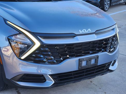 Used 2023 Kia Sportage EX image 6