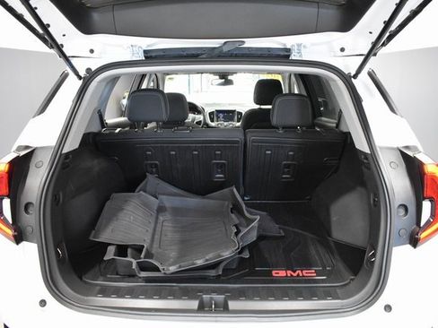 Used 2022 GMC Terrain SLE w/ Driver Convenience Package image 31
