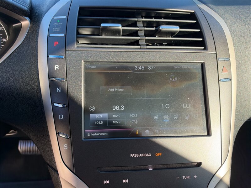 Used 2016 Lincoln MKZ w/ Equipment Group 300A Reserve FWD image 31