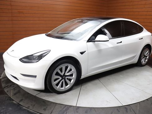 Used 2022 Tesla Model 3 image 8
