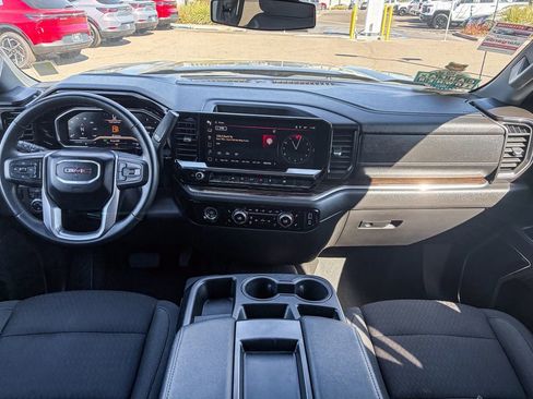 Used 2024 GMC Sierra 1500 SLE image 17