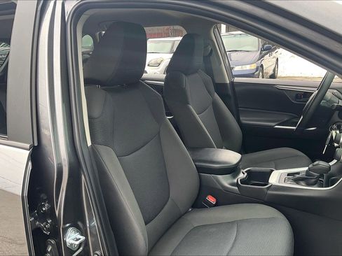 Used 2025 Toyota RAV4 LE image 9