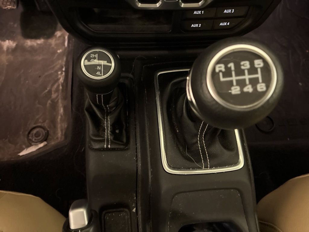 Used 2018 Jeep Wrangler Unlimited Sahara w/ Dual Top Group AWD/4WD image 16