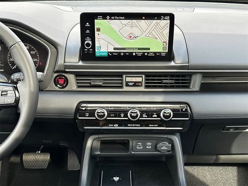 New 2025 Honda Pilot Touring image 19